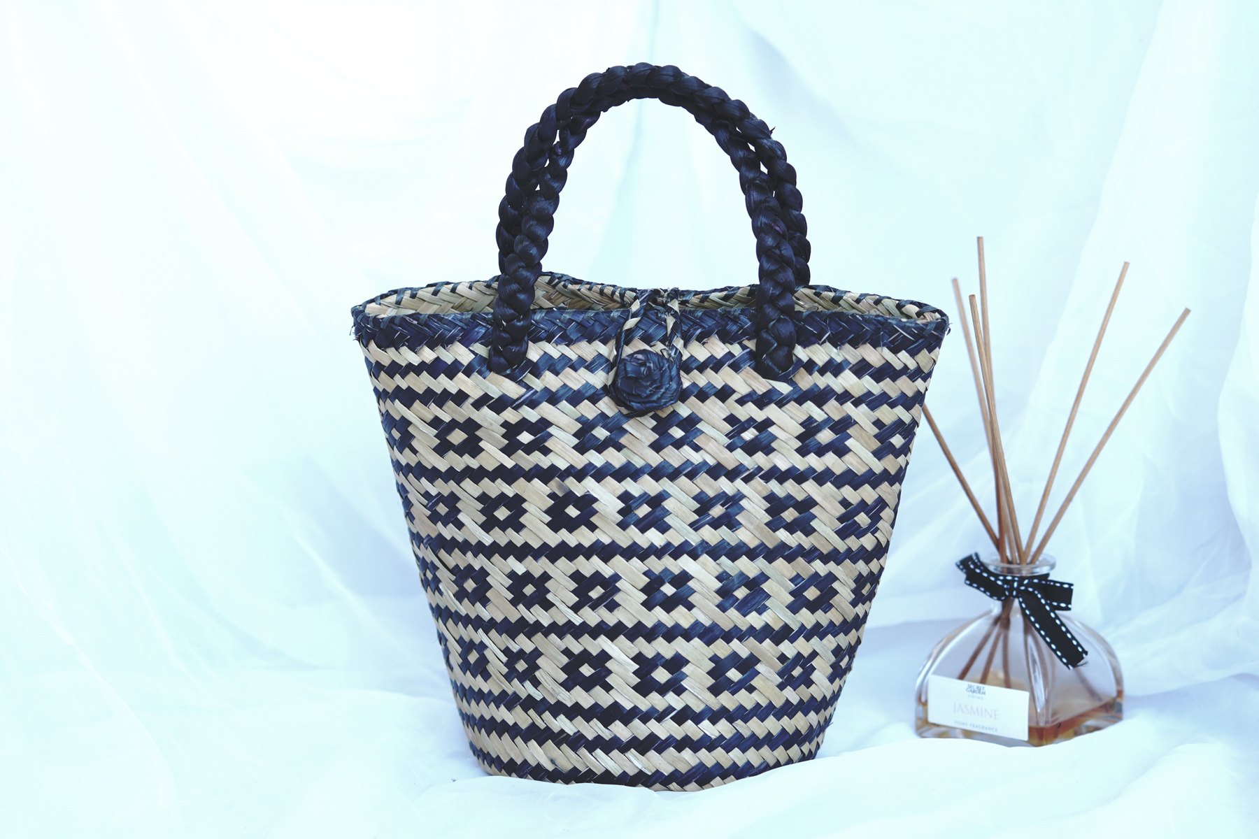 Patterned woven tote bag